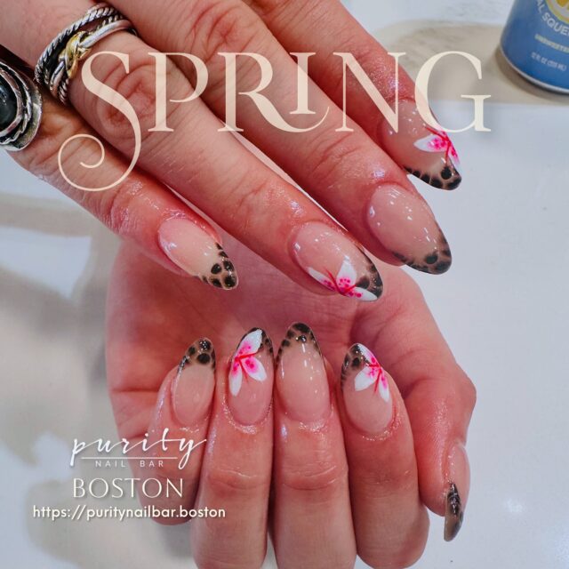Flirty florals with a wild twist.
Spring just got fierce — soft petals meet bold animal print for the ultimate power combo.

▫️ ▫️ #PurityNailBar #BostonNails #BostonNailTech #BrightonNails #BrooklineNails #NailsOfInstagram #NailsArtAddict #Nails #NailArt #Beauty #Fashion #LongNails #NailPorn #NailSwag #NailAddict #BrightonMA #boston #bostoncolledge